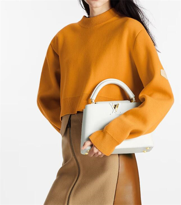   ルイヴィトン（LOUIS VUITTON）偽物の新たなるエレガンス：Capucines BBハンドバッグ