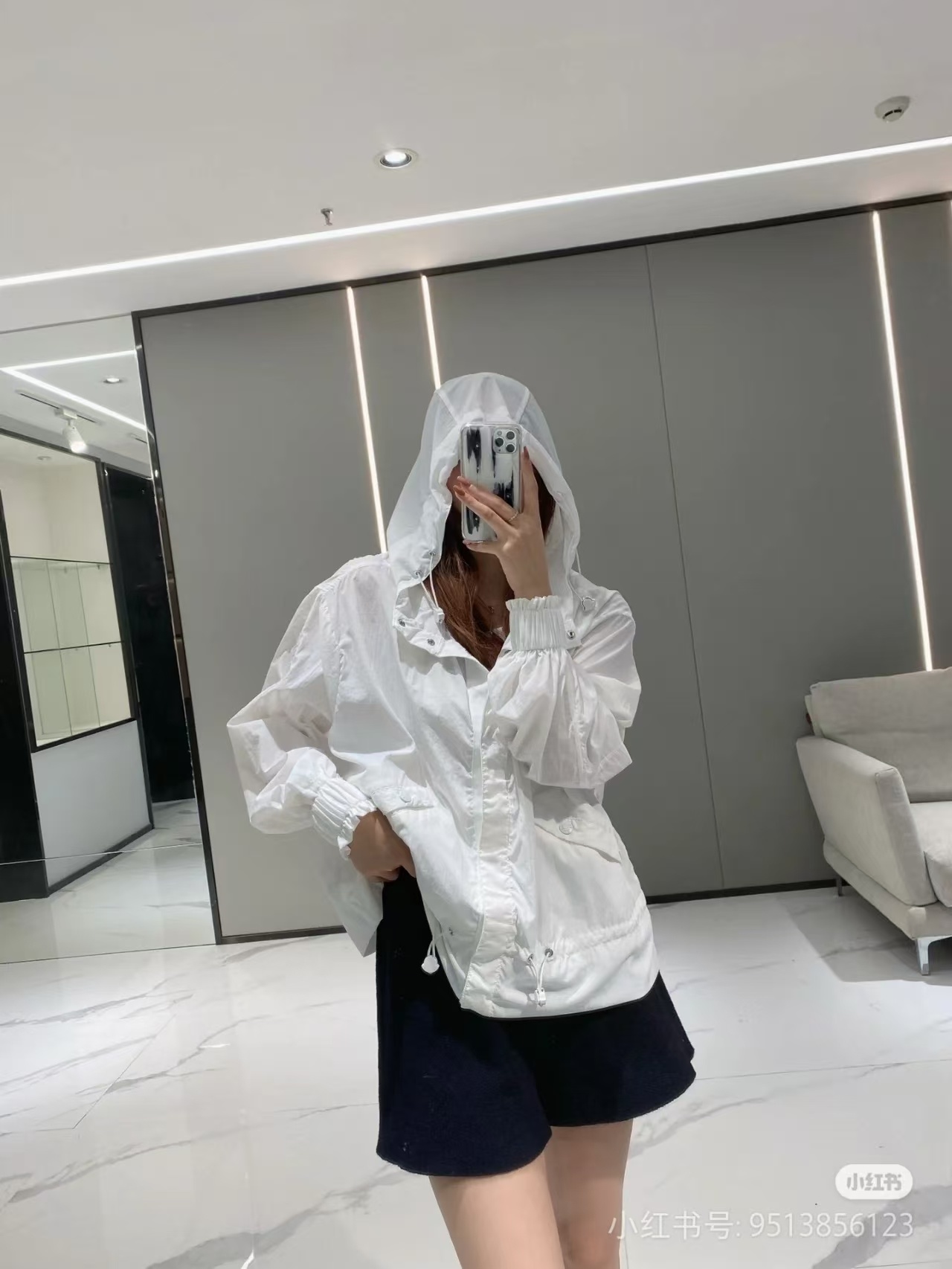   Monclerショート日焼け：日差しとスタイルを両立させる至宝