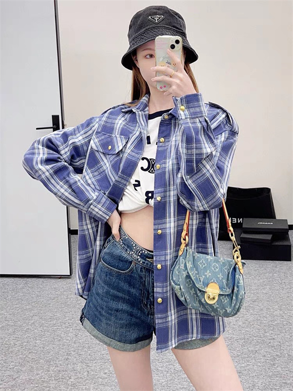   セリーヌ（CELINE）偽物 新作チェックシャツ：クラシックとモダンが融合した洗練デザイン
