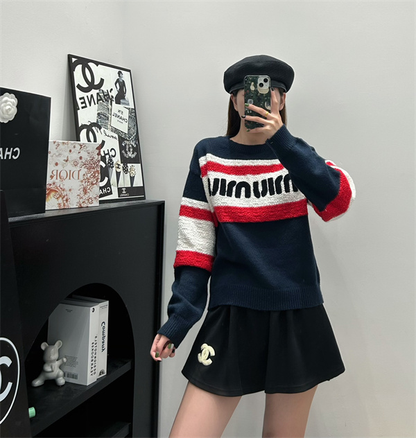   ミュウミュウ（Miu Miu）スーパーコピー最新ファッションが再び注目を集める：大胆なデザインと洗練されたスタイル