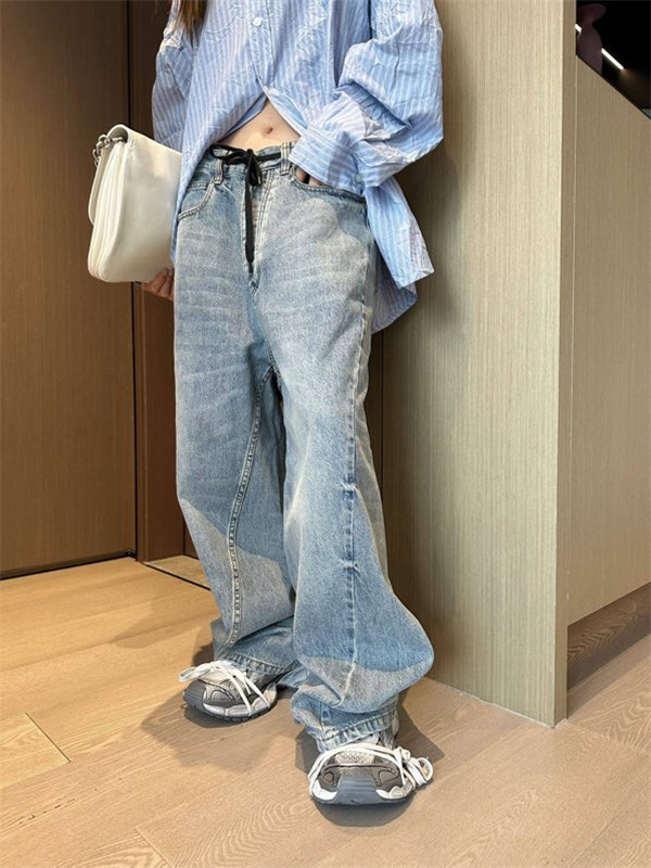   バレンシアガ（BALENCIAGA）スーパーコピー新作ジーンズが話題、オーバーサイズのシルエットがポイント