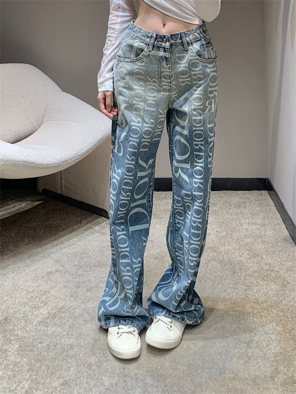   ディテール(DIOR) スーパーコピーの新作デニム：ロゴパターンが際立つストリートスタイルの進化