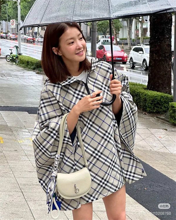   バーバリー （BURBERRY）スーパーコピーの新作チェックジャケット、秋冬のトレンドを牽引する一着に注目