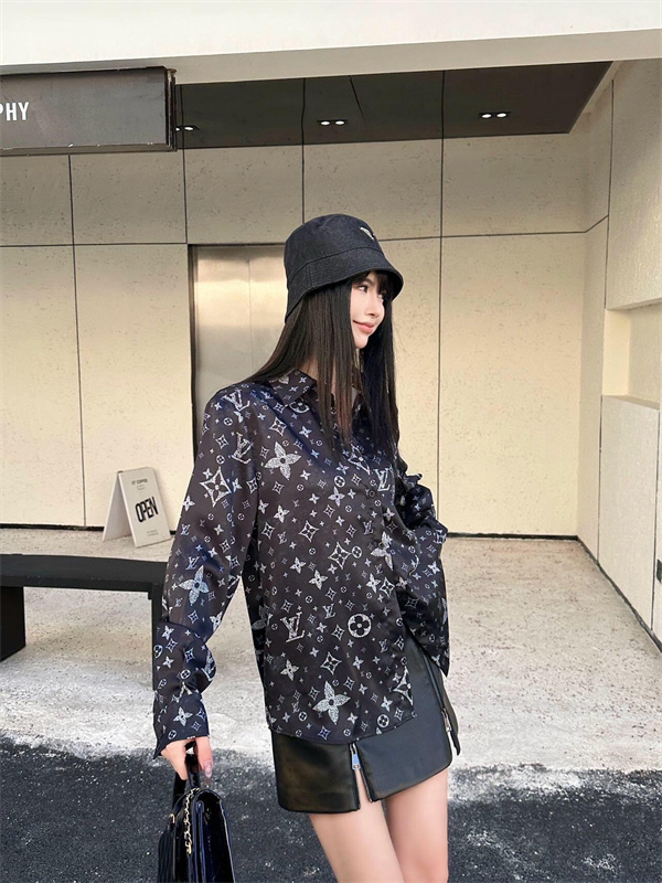   ルイヴィトン（Louis Vuitton）スーパーコピーの新作シャツ、洗練されたモノグラムデザインで注目を集める