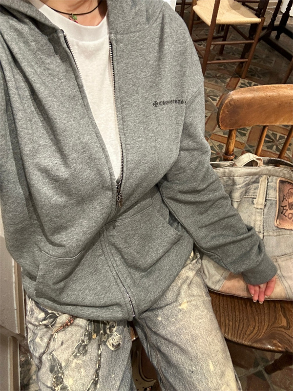   クロムハーツ(CHROME HEARTS) スーパーコピー 新作ジャケットが話題に：ヴィンテージ感と現代のエッジを融合し