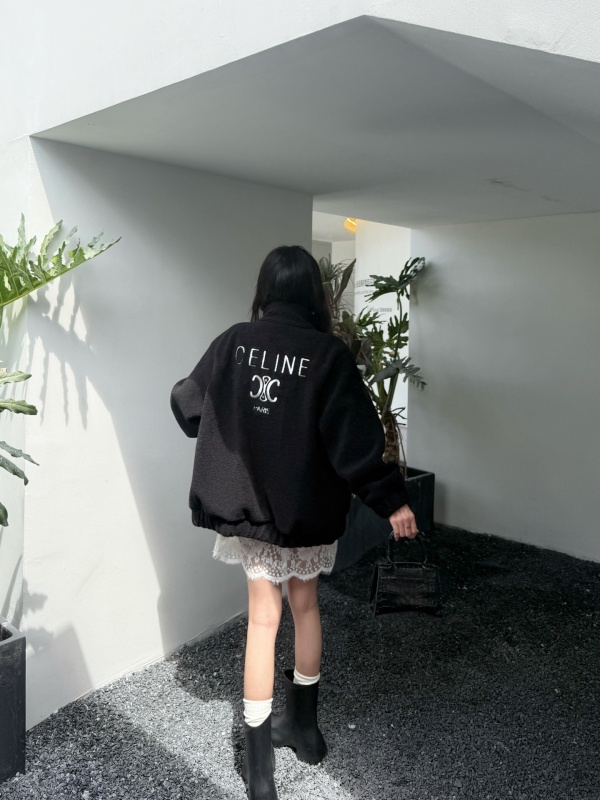   セリーヌ (CELINE)  コピー 2024年秋冬コレクションで新たなジャケットを発表：洗練されたスタイルとカジュアル