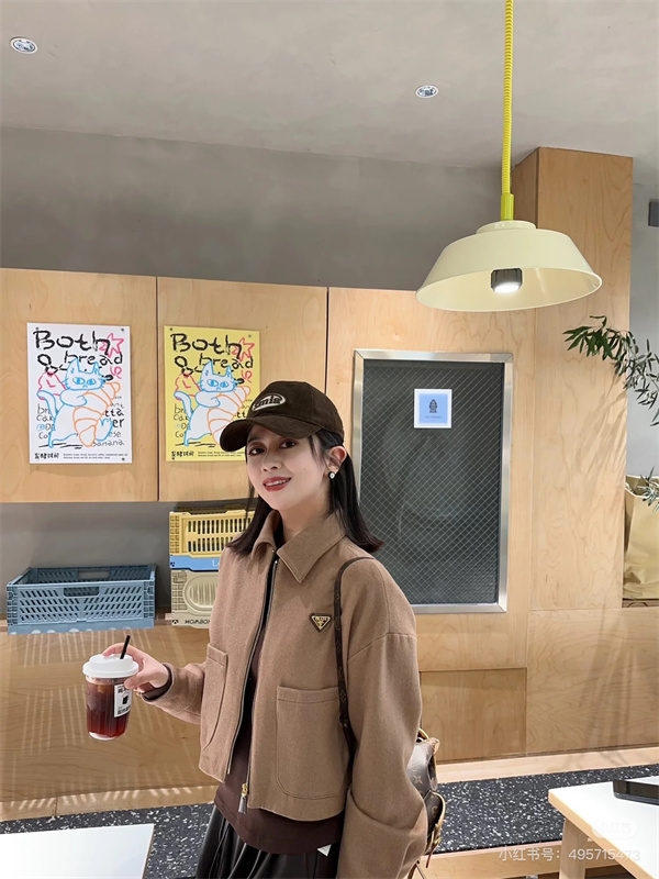   プラダ(PRADA) スーパーコピー 2024年秋冬のジャケット：自然美とクラシックの融合