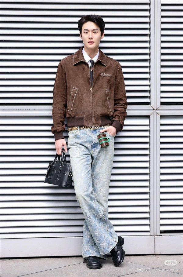   ルイヴィトン(LOUIS VUITTON) スーパーコピー ジャケット、洗練されたスタイルで登場