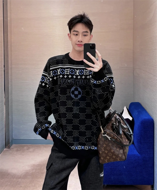   ルイヴィトン(LOUIS VUITTON)スーパーコピー セーター、エレガントなデザインで注目集まる