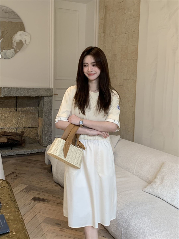   モンクレールMONCLER スーパーコピーワンピースで春のおしゃれを先取り！