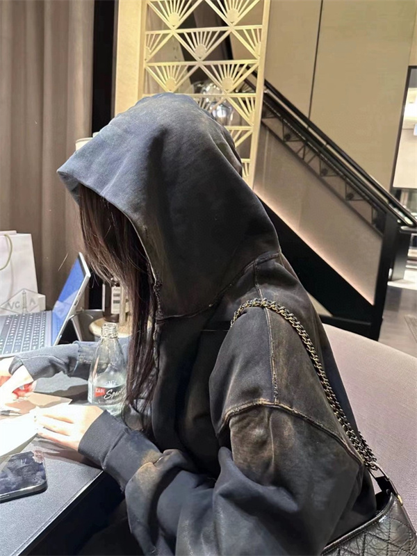   バレンシアガ（BALENCIAGA） コピージャケット – ストリートとラグジュアリーの完璧な融合