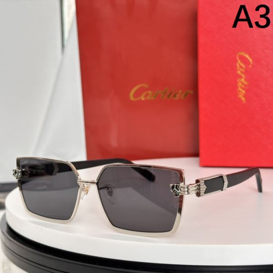 秋のお洒落コーデ CARTIER カルティエ コピー サングラス 新春初売り