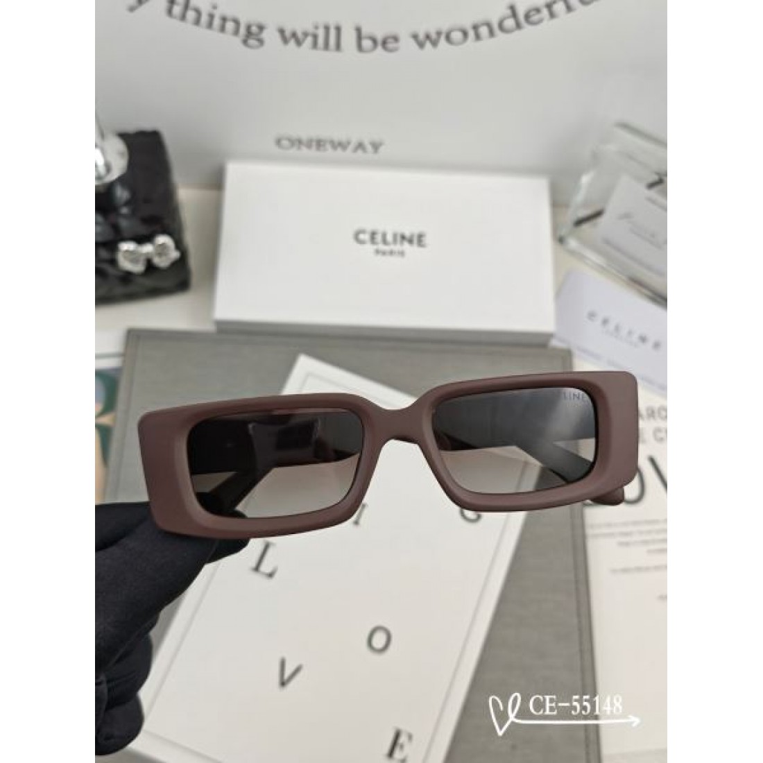 リピート率高め CELINE セリーヌ コピー サングラス  旬なカラー展開