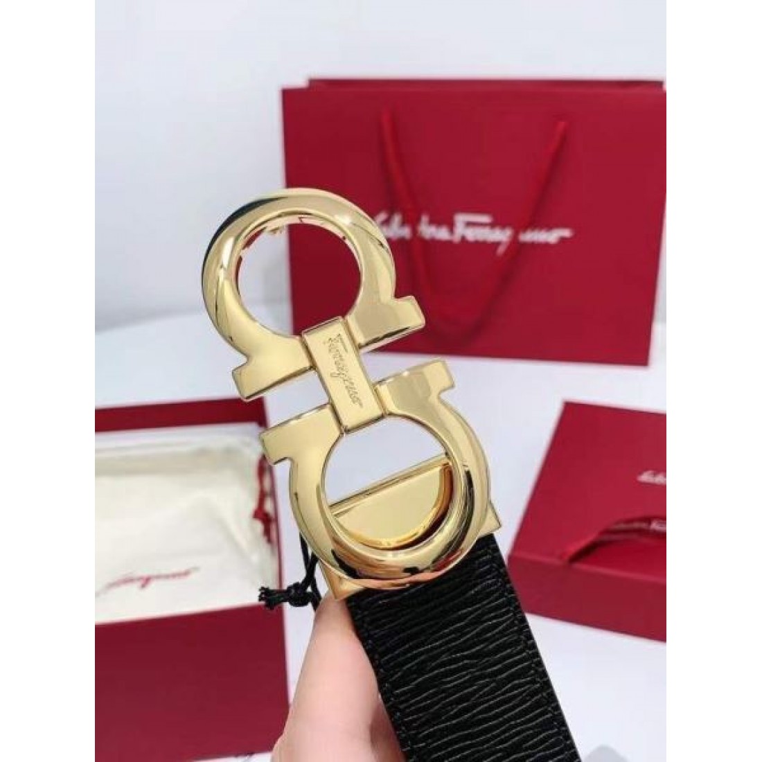 人気の FERRAGAMO サルヴァトーレ コピー ベルト でエレガントに