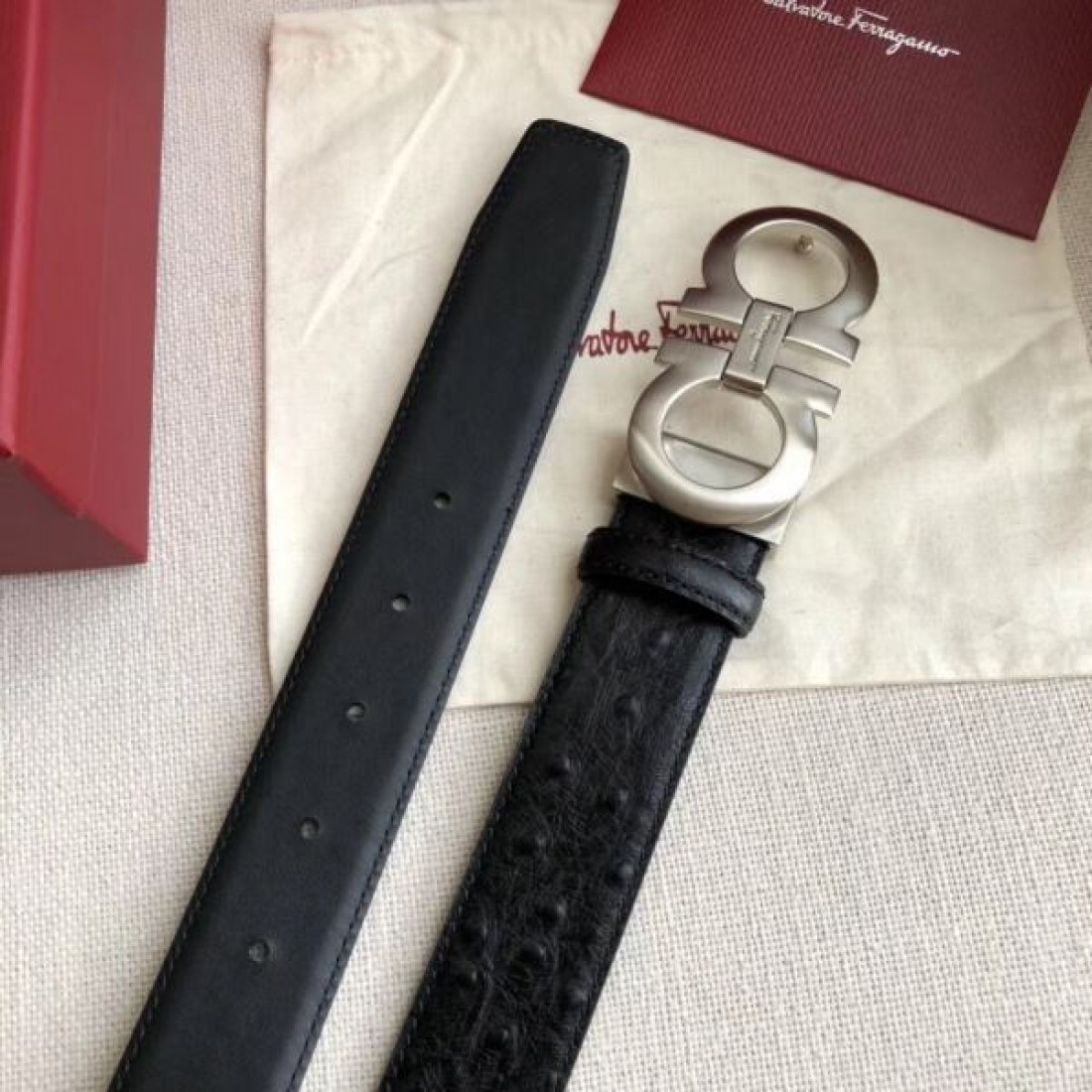 クラシカルな FERRAGAMO サルヴァトーレ コピー ベルト モダンな印象