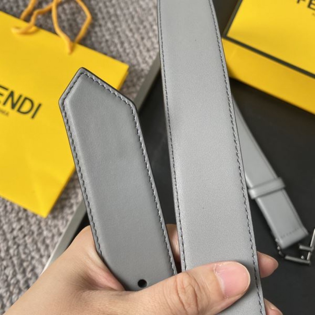 上質感あふれる FENDI ユニセックスな フェンデイ スーパー コピー ベルト