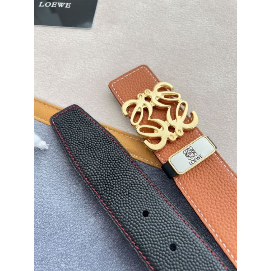 スタイリッシュな LOEWE ロエベ コピー ベルト お洒落 上品 柔らかな印象