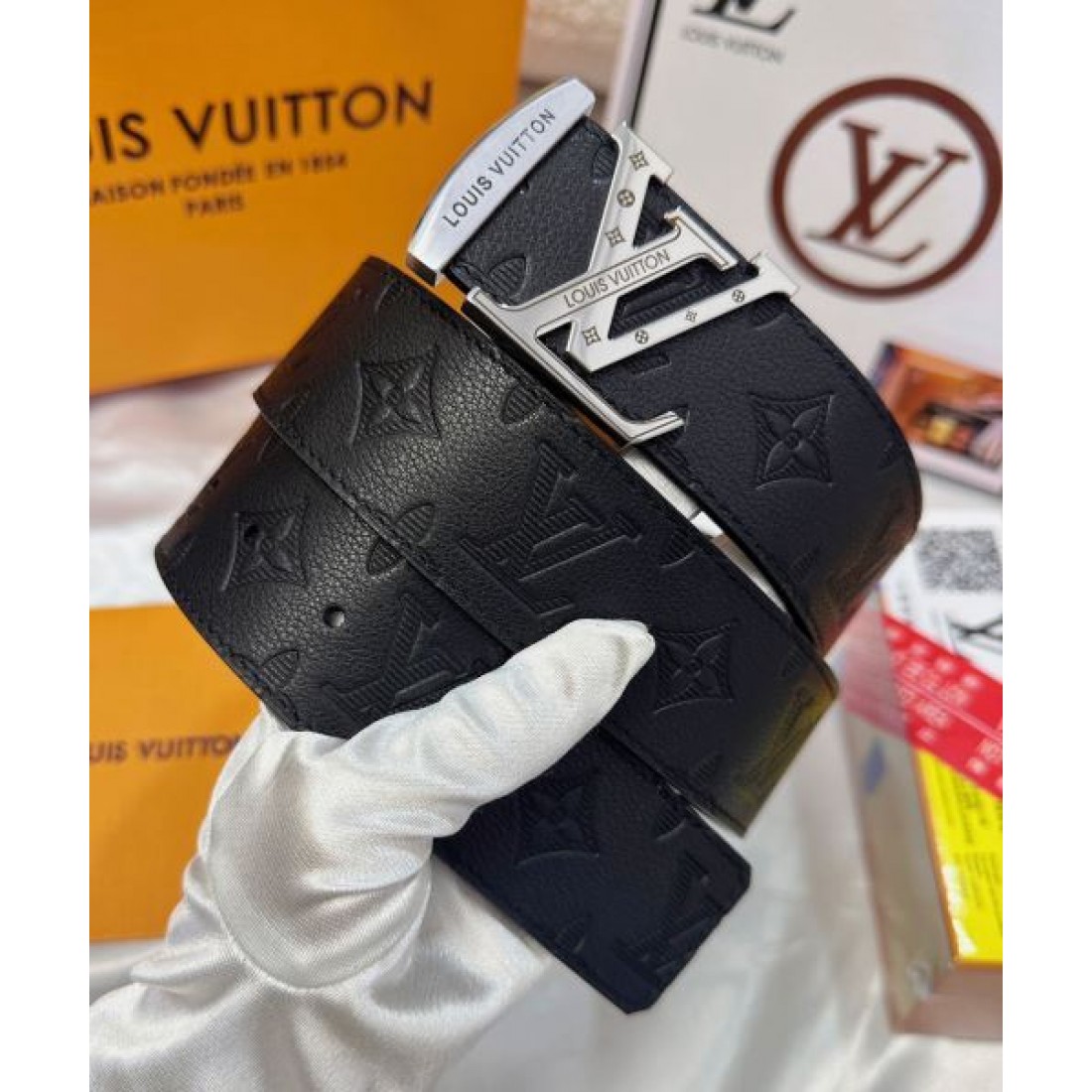 洗練された スタイリッシュな LOUIS VUITTON ルイヴィトン コピー ベルト