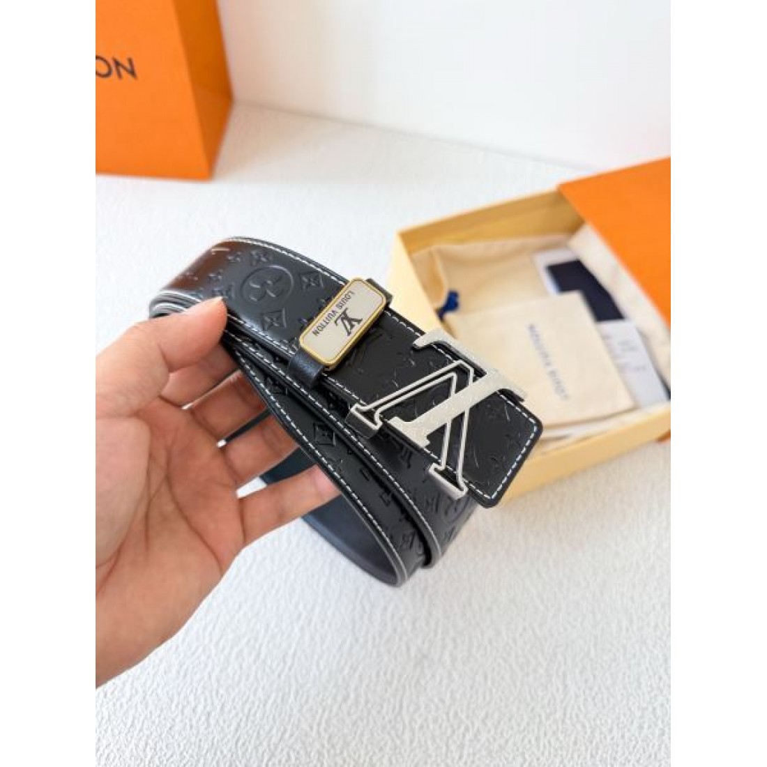ルイヴィトン コピー ベルト 高品質な ラグジュアリーな LOUIS VUITTON