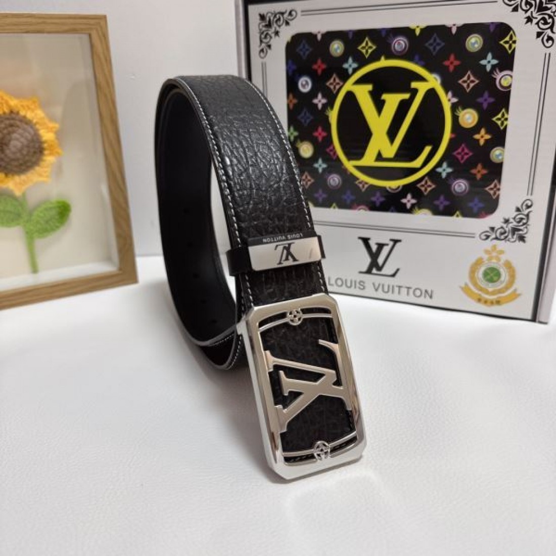 クラシックな 高級感のある LOUIS VUITTON ルイヴィトン スーパーコピー ベルト