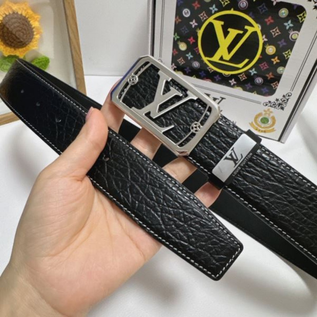 クラシックな 高級感のある LOUIS VUITTON ルイヴィトン スーパーコピー ベルト