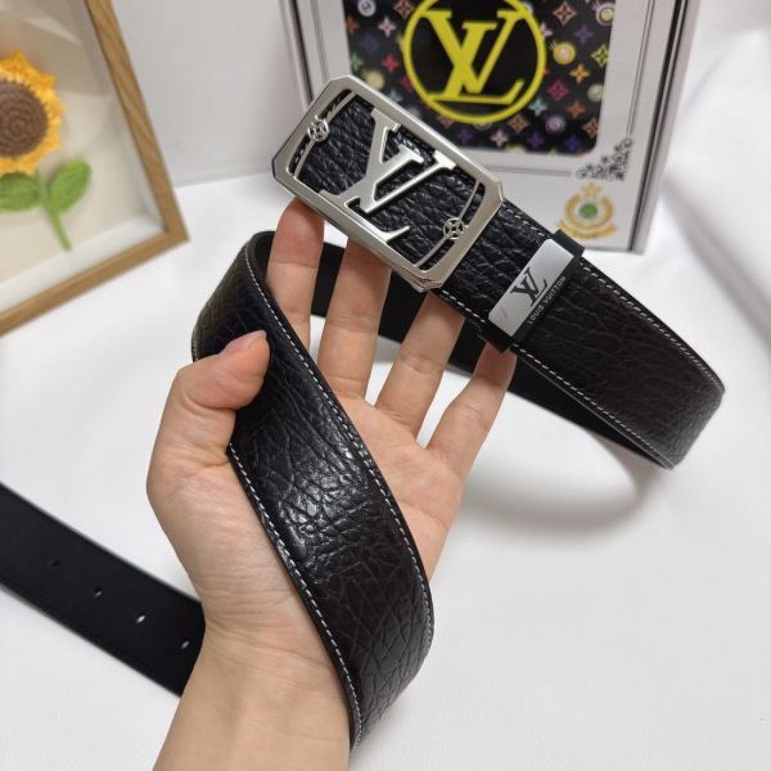 クラシックな 高級感のある LOUIS VUITTON ルイヴィトン スーパーコピー ベルト