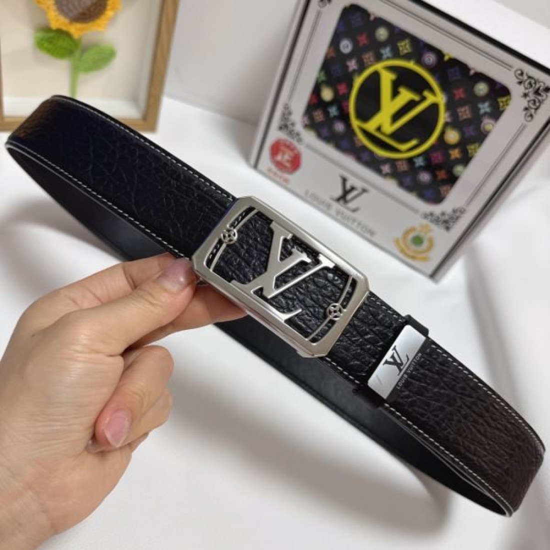 クラシックな 高級感のある LOUIS VUITTON ルイヴィトン スーパーコピー ベルト
