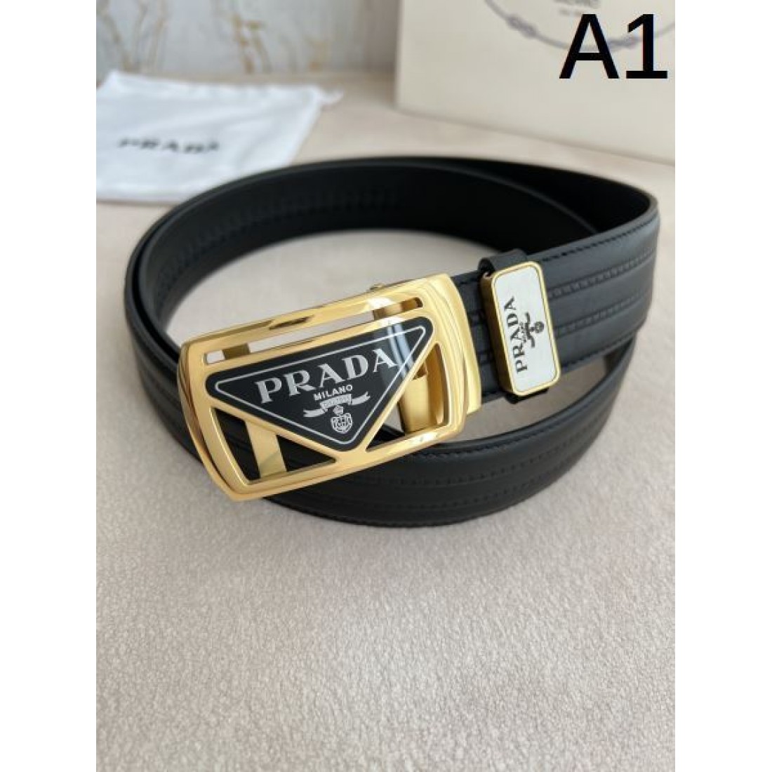 上品な エレガントな PRADA プラダ スーパーコピー ベルト