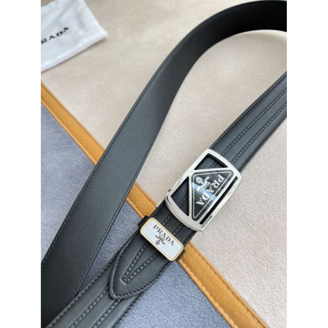上品な エレガントな PRADA プラダ スーパーコピー ベルト