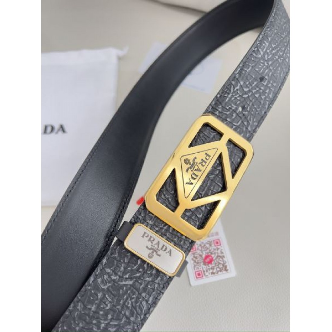 プラダ スーパーコピー ベルト モダンな スタイリッシュな PRADA