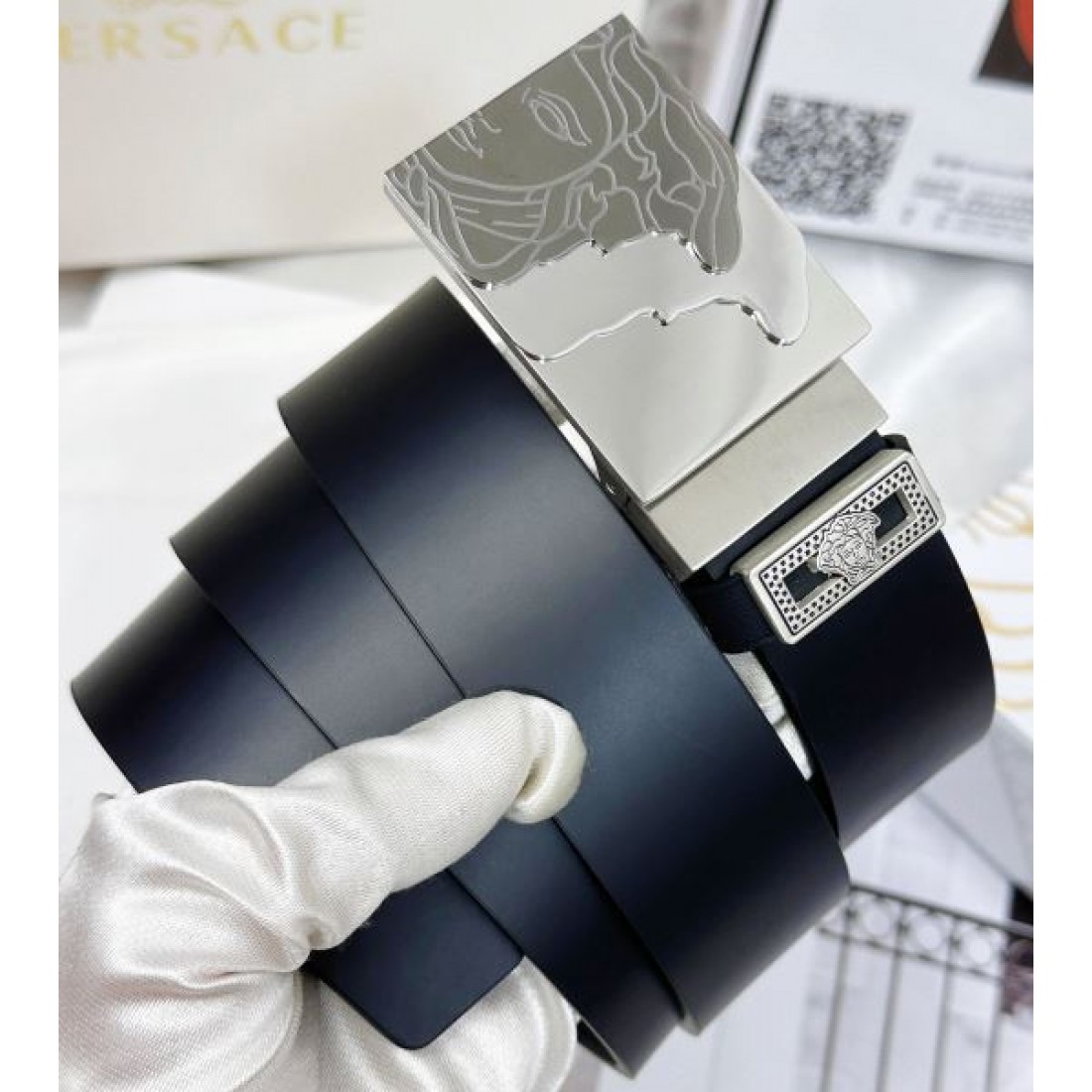 高級感あふれる 洗練された VERSACE ヴェルサーチェ スーパーコピー ベルト