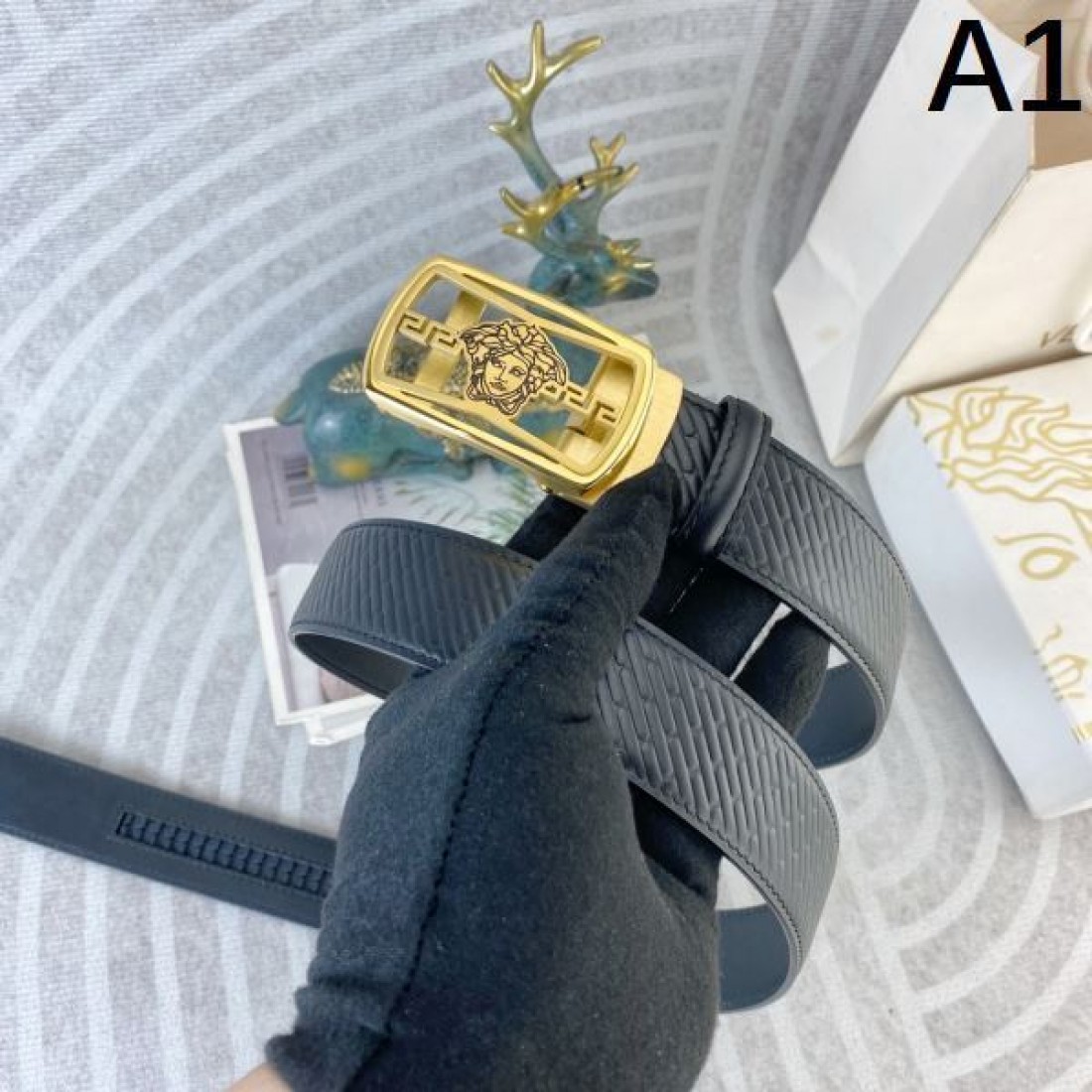 洗練された 高級感のある VERSACE ヴェルサーチェ コピー ベルト