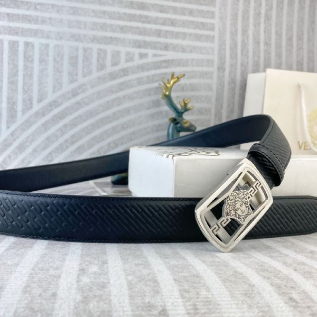洗練された 高級感のある VERSACE ヴェルサーチェ コピー ベルト