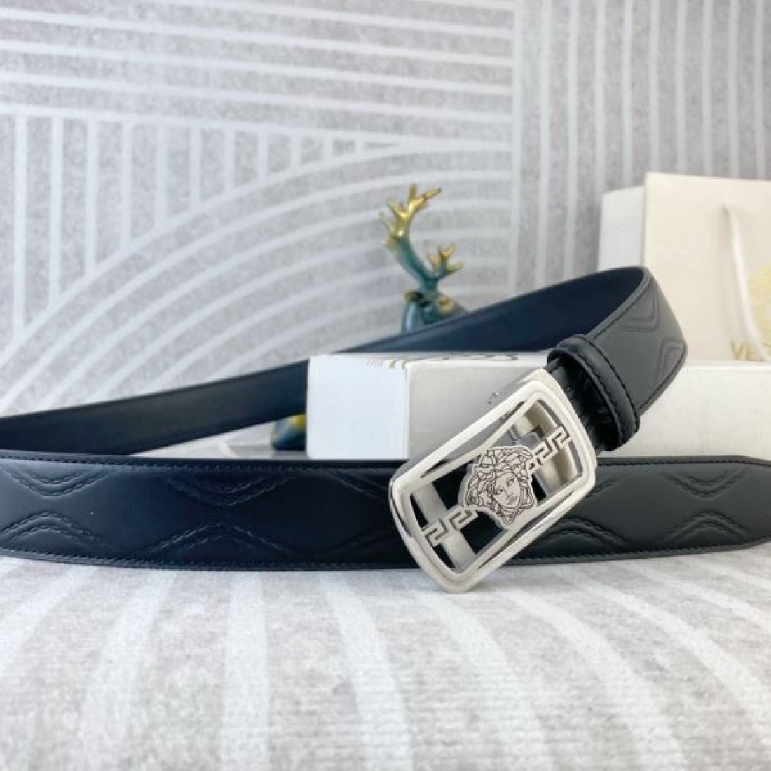 フォーマルな VERSACE ヴェルサーチェ コピー ベルト 上品な 柔らかい