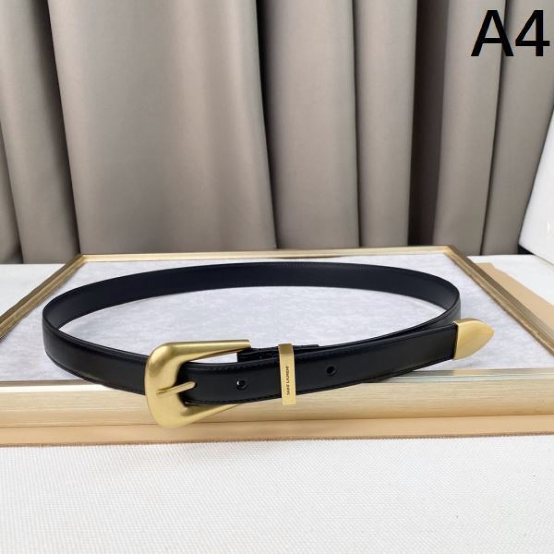 イヴ サンローラン コピー ベルト モダンな 洗練された 上品な YSL