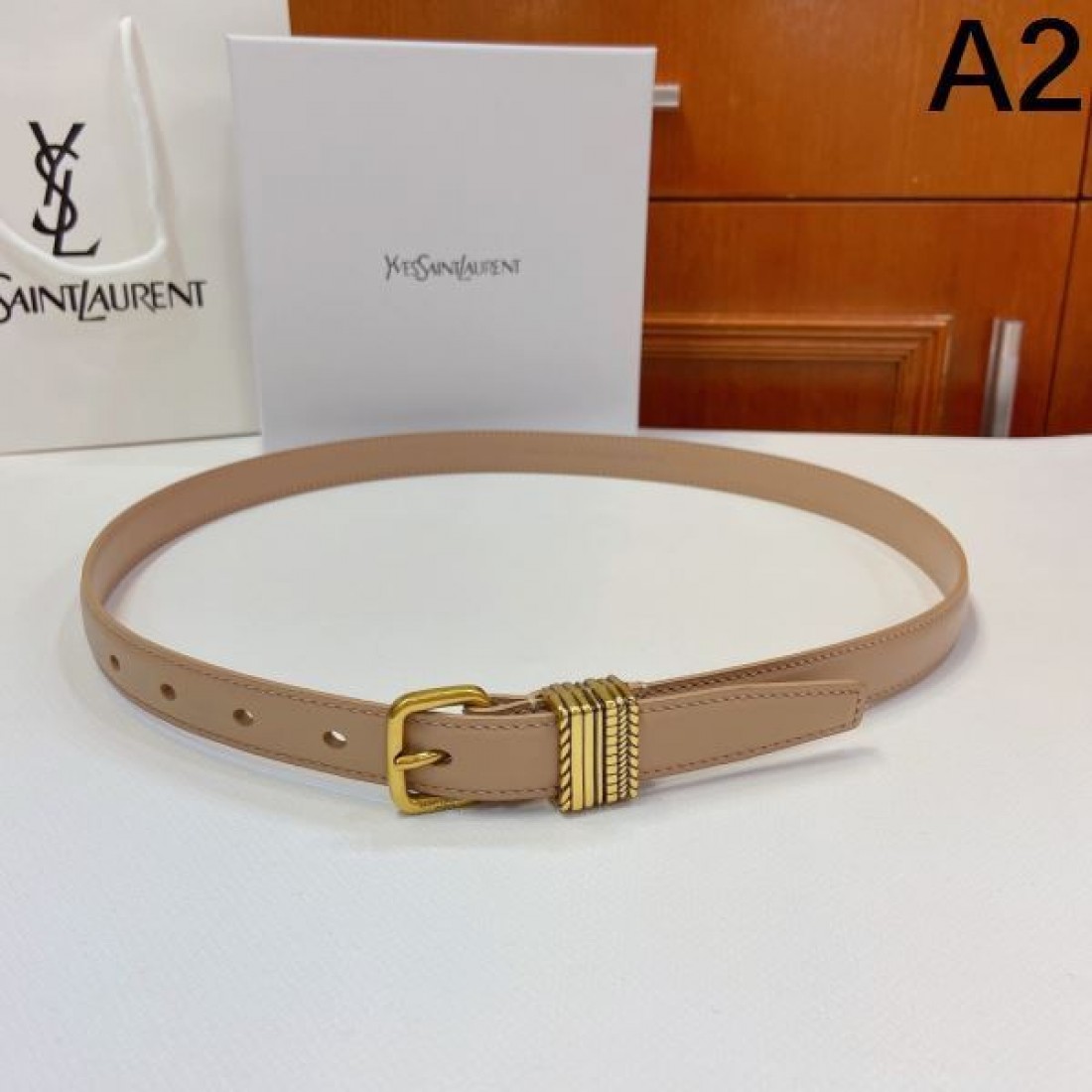 クラシックな YSL イヴ サンローラン コピー ベルト 高級感漂う エレガントな