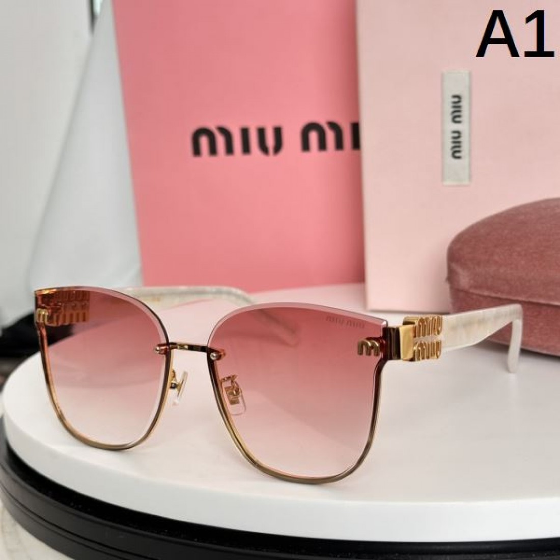 フェミニンな お洒落な MIU MIU ミュウミュウ コピー サングラス 
