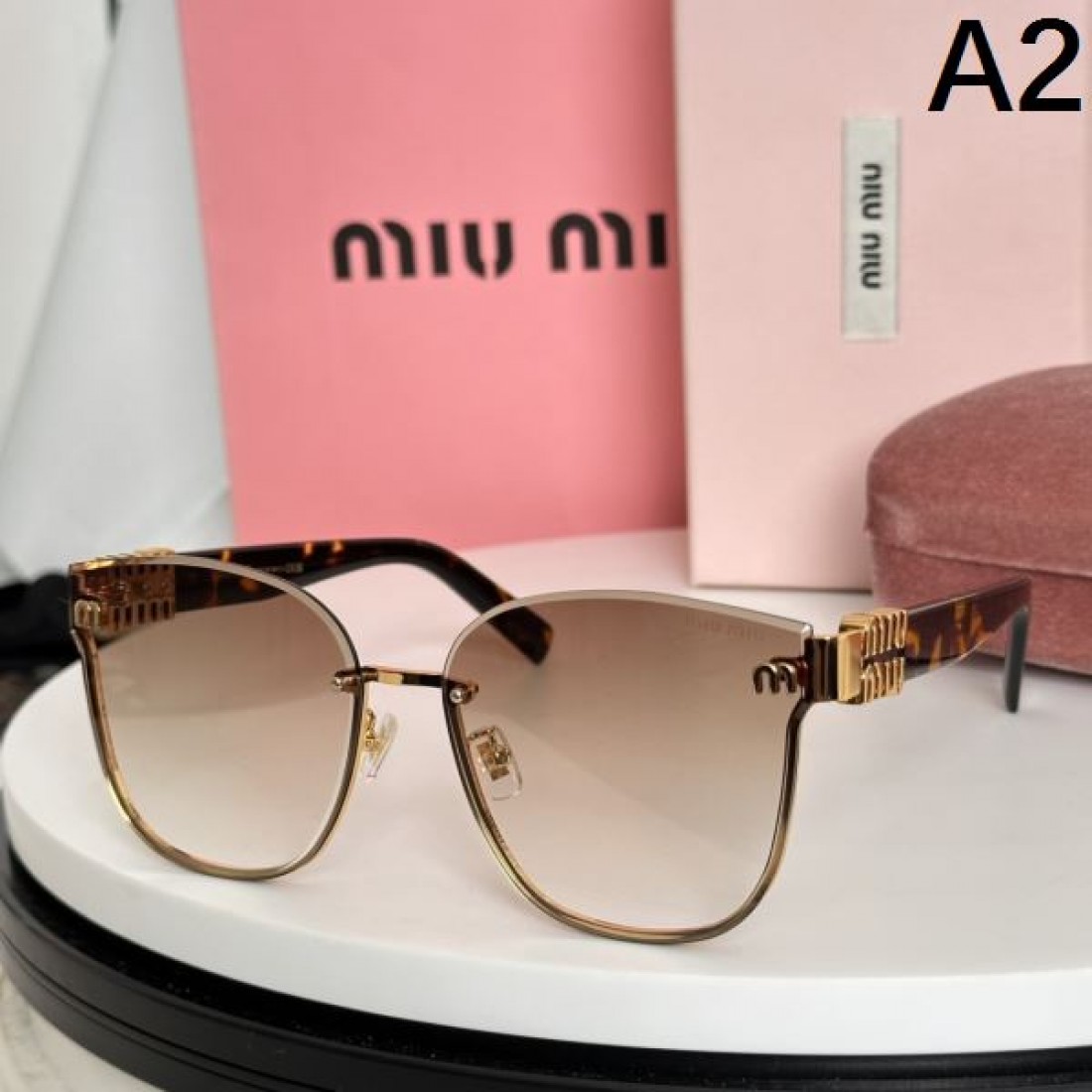 フェミニンな お洒落な MIU MIU ミュウミュウ コピー サングラス 