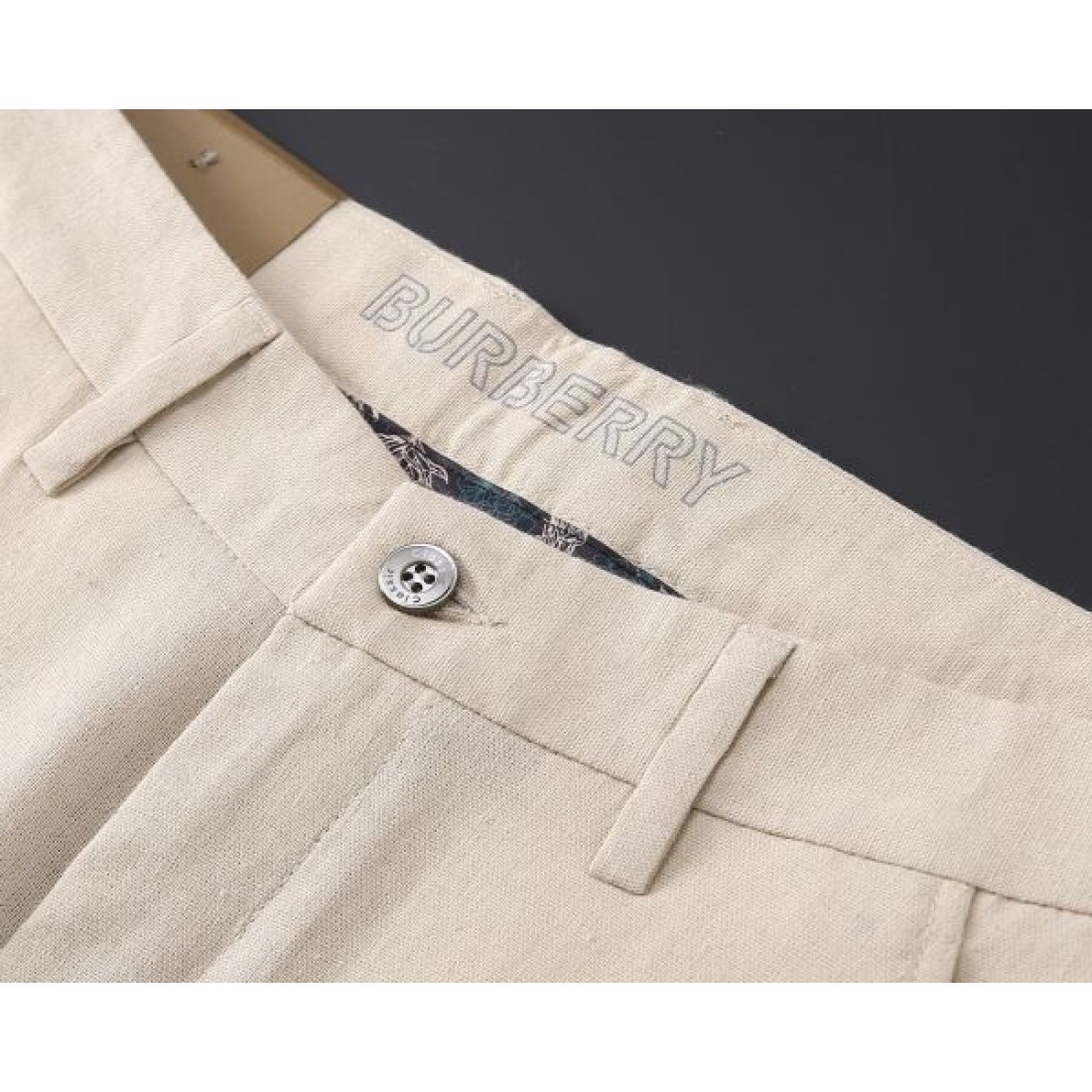 最新作 バーバリー コピー カジュアルパンツ こなれ感たっぷり 華やかな BURBERRY