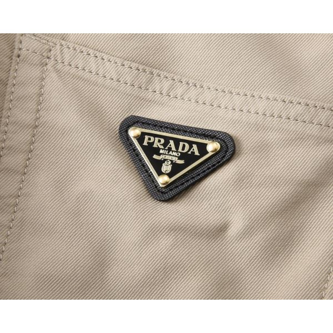 PRADA 上質な素材感 プラダ コピー カジュアルパンツ 優雅な 洗練美 丈夫な