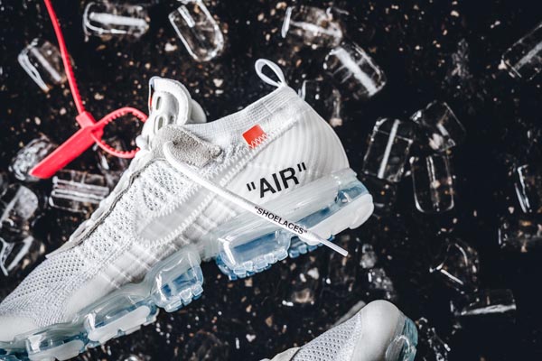 ホワイト オフホワイト ナイキ レプリカ 激安 OFF-WHITE × AIR VAPORMAX “BLACK” & “WHITE”ヴェイパーマックス