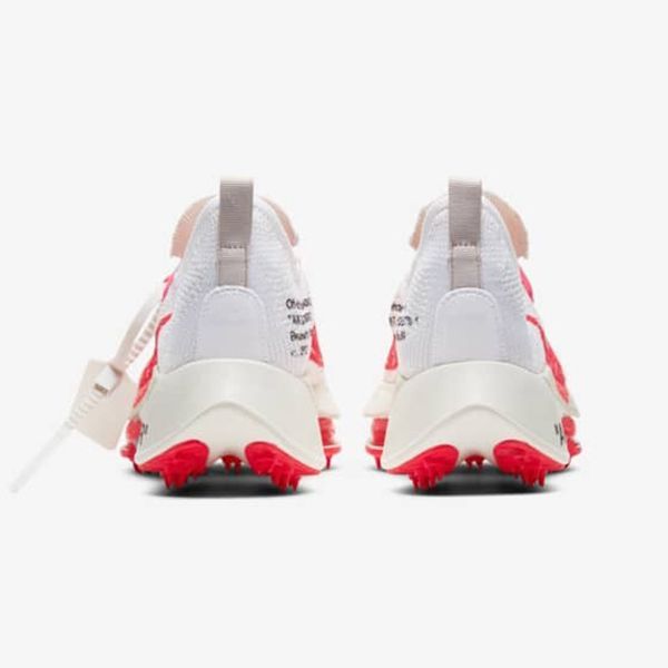 テンポ ネクスト% 偽物 注目アイテム OFF WHITE×NIKE エア ズーム テンポ NEXT％ FK CV0697-400