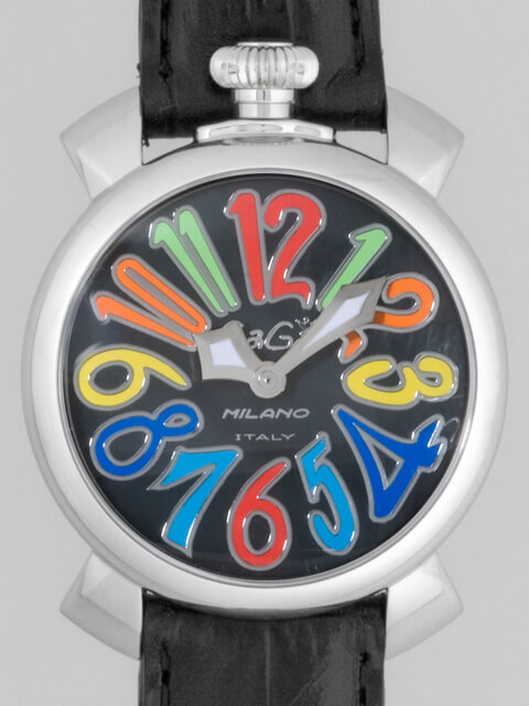 ガガ･ミラノスーパーコピー GAGAMILANO マニュアル　40mm　クォーツ z5020.2 ブラック皮 ブラックシェル/マルチカラーアラビア