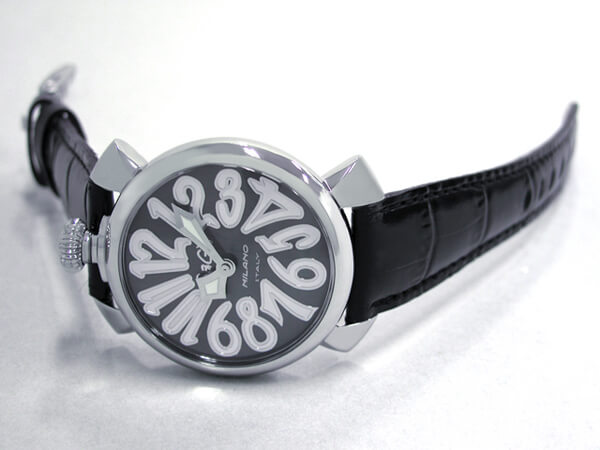 ガガ･ミラノスーパーコピー GAGAMILANO マニュアル　40mm　クォーツ z5020.4 ブラック皮 ブラックシェル/ホワイトアラビア
