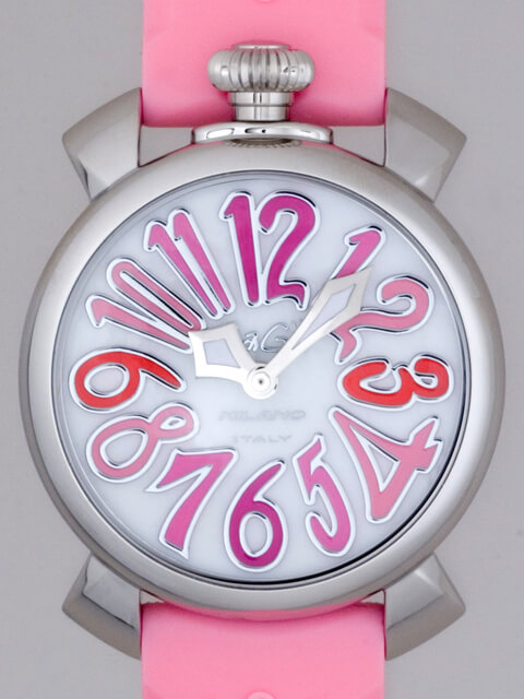 ガガ･ミラノスーパーコピー GAGAMILANO マニュアル　40mm　クォーツ z5020.6 ピンクラバー ホワイトシェル/ピンクカラーアラビア
