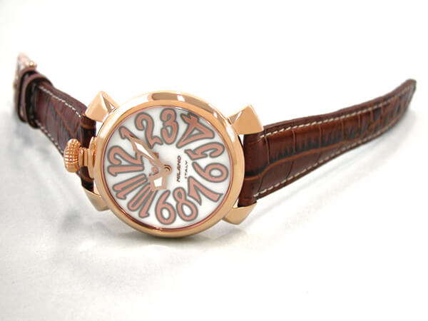 ガガ･ミラノスーパーコピー GAGAMILANO マニュアル　40mm　クォーツ z5021.2 ライトブラウン皮 ホワイトシェル/ローズゴールドアラビア