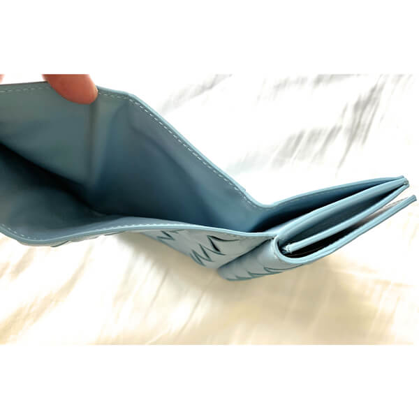 人気ボッテガヴェネタ 財布 偽物☆三つ折りミニ財布 人気のTRI-FOLD WALLET 609285VCPP21722