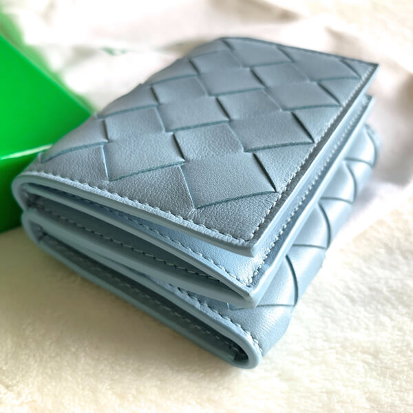 人気ボッテガヴェネタ 財布 偽物☆三つ折りミニ財布 人気のTRI-FOLD WALLET 609285VCPP21722