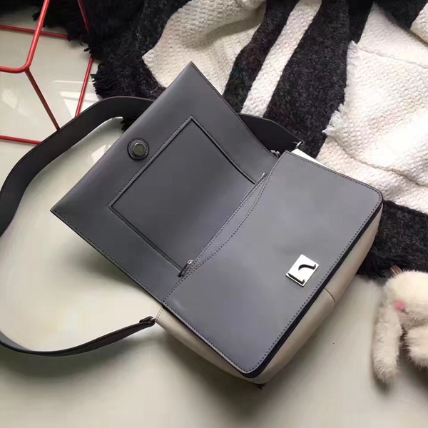 17年春夏新作 セリーヌコピー フレーム ミディアム  カーフショルダー