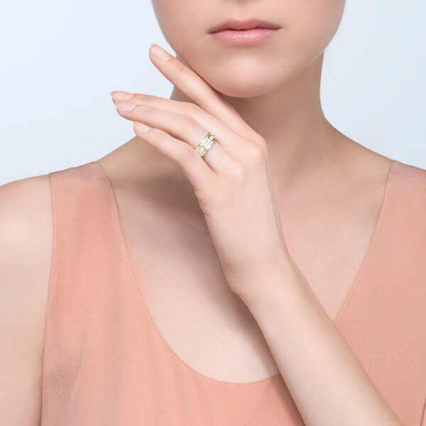 大人気【カルティエ リング スーパーコピー】LOVEリング ダイヤモンド 華やか 洗練